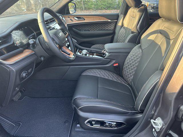 new 2025 Jeep Grand Cherokee car, priced at $60,060