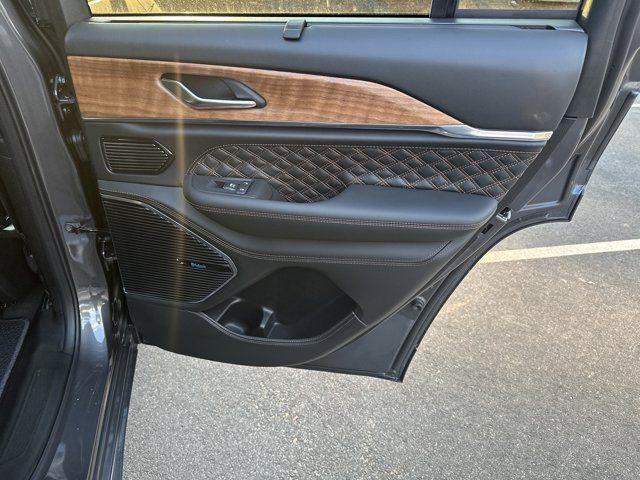 new 2025 Jeep Grand Cherokee car, priced at $60,060