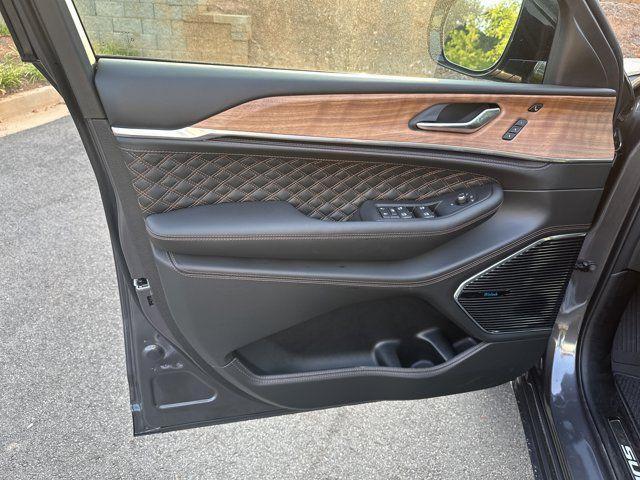 new 2025 Jeep Grand Cherokee car, priced at $60,060