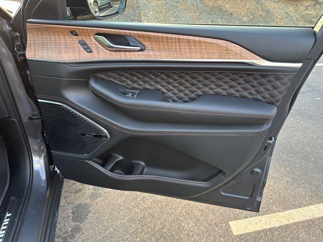 new 2025 Jeep Grand Cherokee car, priced at $60,060