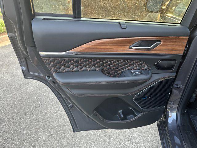 new 2025 Jeep Grand Cherokee car, priced at $60,060