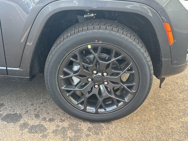 new 2025 Jeep Grand Cherokee car, priced at $60,060