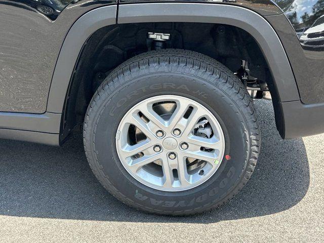 new 2024 Jeep Grand Cherokee car, priced at $32,425