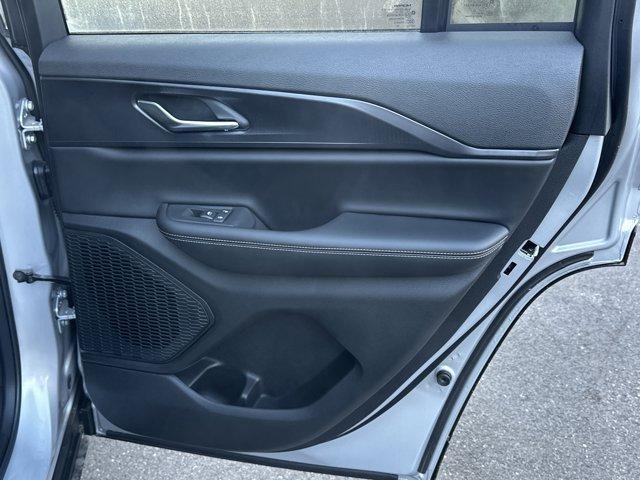 new 2025 Jeep Grand Cherokee car, priced at $35,730