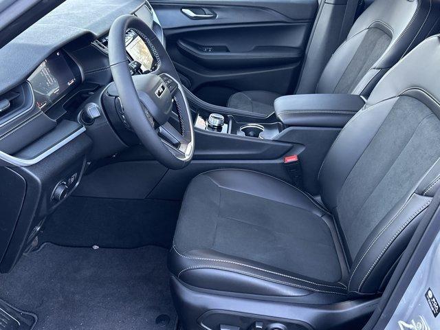 new 2025 Jeep Grand Cherokee car, priced at $35,730