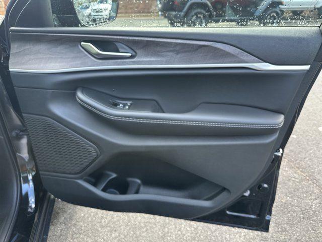 new 2025 Jeep Grand Cherokee L car, priced at $43,835