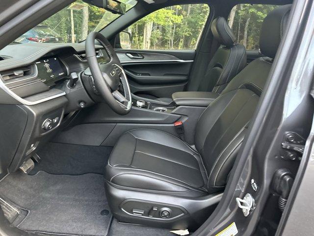 new 2025 Jeep Grand Cherokee car, priced at $41,735