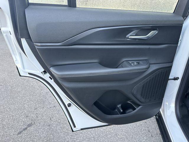 new 2025 Jeep Grand Cherokee car, priced at $37,135