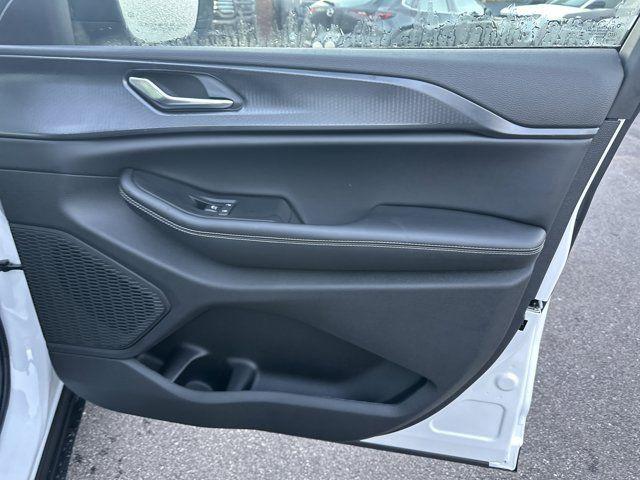 new 2025 Jeep Grand Cherokee car, priced at $37,135