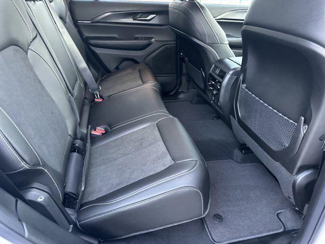 new 2025 Jeep Grand Cherokee car, priced at $37,135