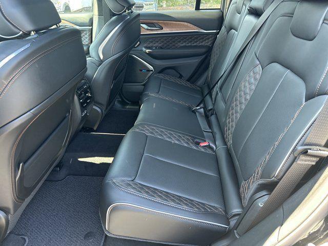 new 2025 Jeep Grand Cherokee car, priced at $59,155