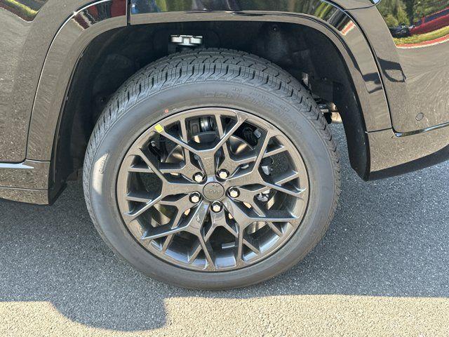 new 2025 Jeep Grand Cherokee car, priced at $59,155