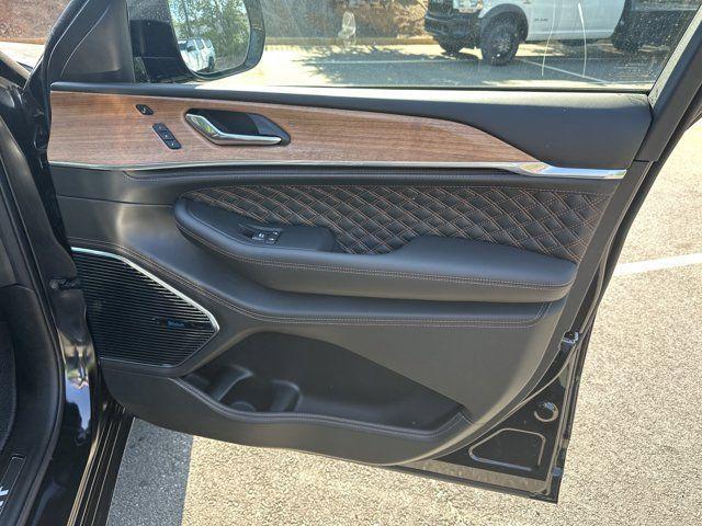 new 2025 Jeep Grand Cherokee car, priced at $59,155