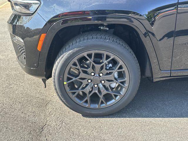 new 2025 Jeep Grand Cherokee car, priced at $59,155