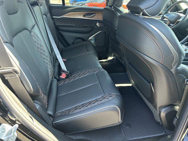 new 2025 Jeep Grand Cherokee car, priced at $59,155