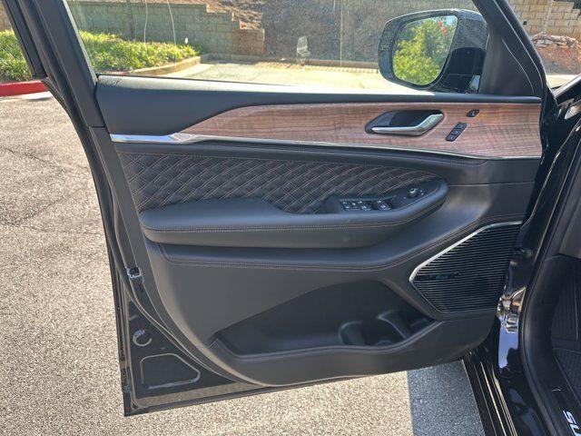 new 2025 Jeep Grand Cherokee car, priced at $59,155