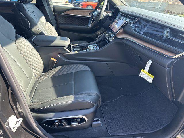 new 2025 Jeep Grand Cherokee car, priced at $59,155