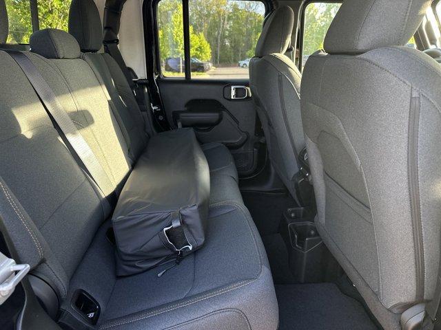 new 2025 Jeep Gladiator car, priced at $39,035