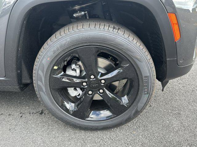 new 2025 Jeep Grand Cherokee car, priced at $44,660