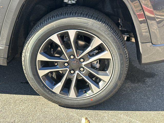 new 2025 Jeep Grand Cherokee car, priced at $50,085