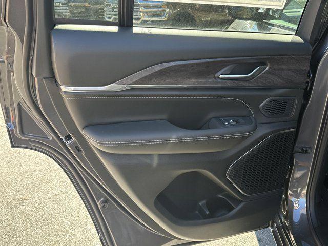 new 2025 Jeep Grand Cherokee car, priced at $50,085