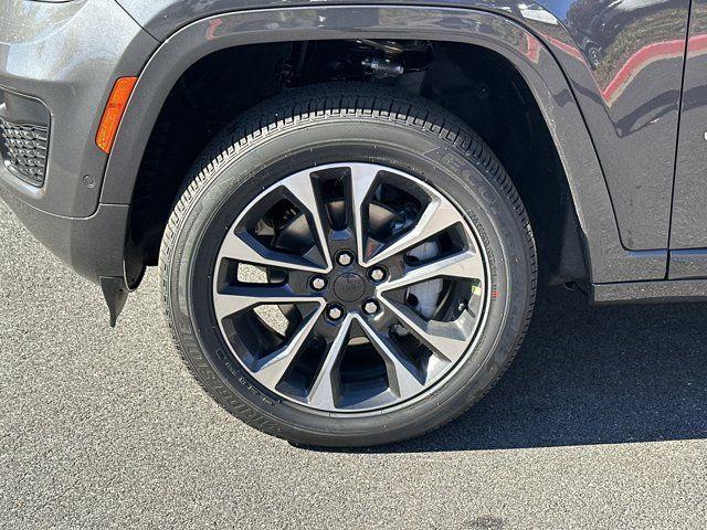 new 2025 Jeep Grand Cherokee car, priced at $50,085