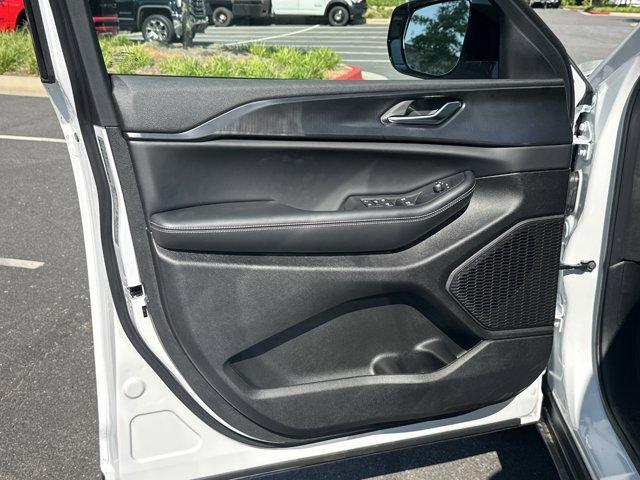 new 2025 Jeep Grand Cherokee car, priced at $44,135