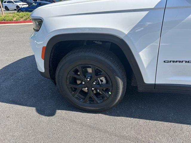 new 2025 Jeep Grand Cherokee car, priced at $44,135