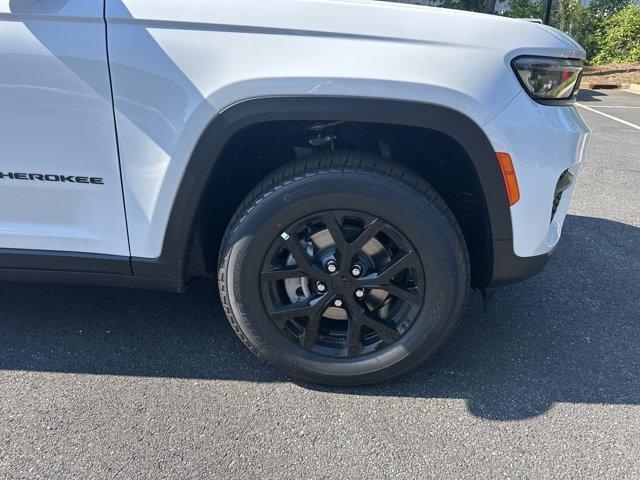 new 2025 Jeep Grand Cherokee car, priced at $44,135