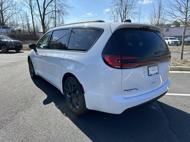 new 2024 Chrysler Pacifica car, priced at $42,295