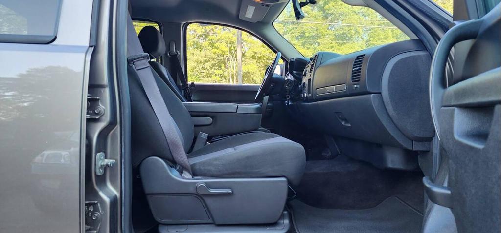 used 2013 GMC Sierra 1500 car, priced at $13,998