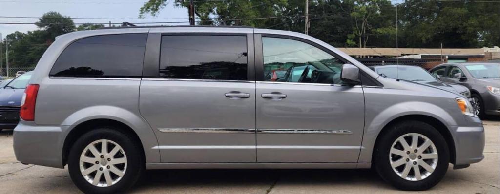 used 2016 Chrysler Town & Country car, priced at $7,798