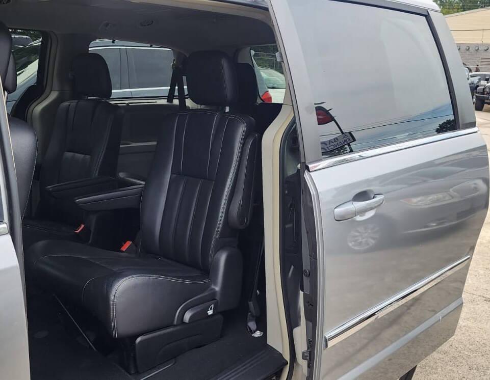 used 2016 Chrysler Town & Country car, priced at $7,798