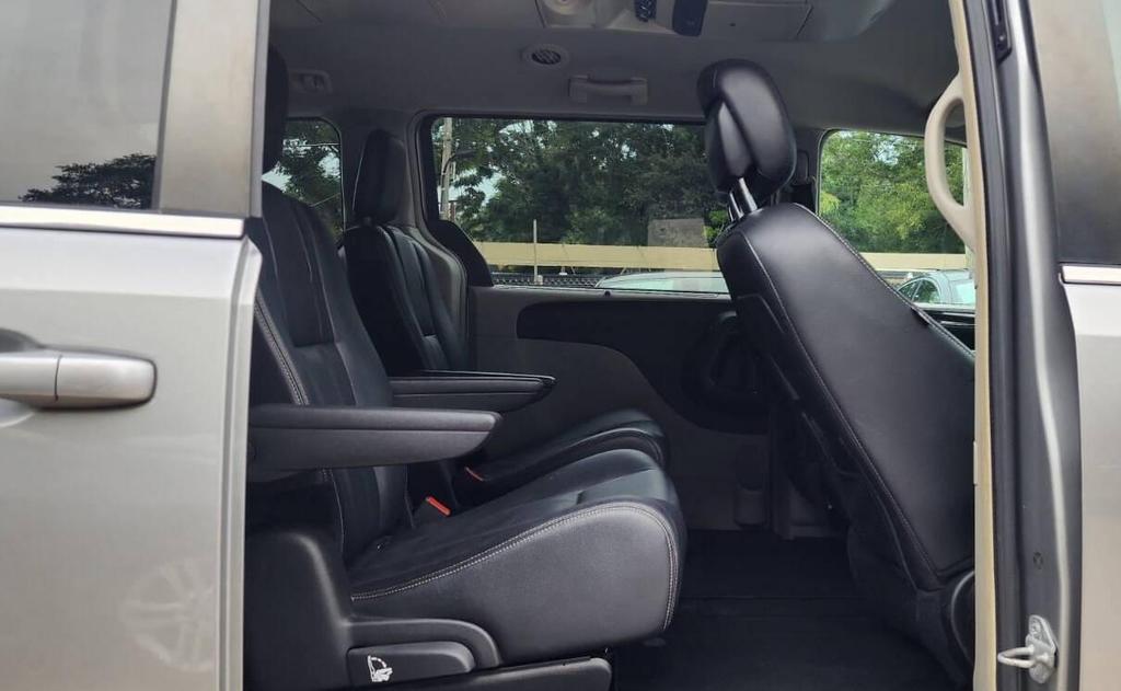 used 2016 Chrysler Town & Country car, priced at $7,798