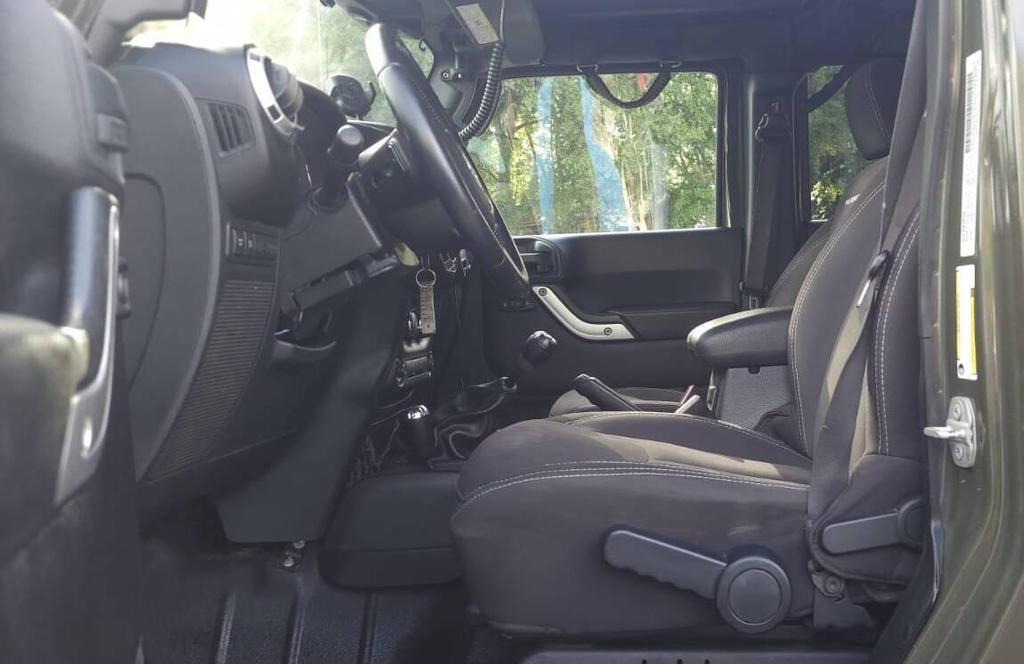 used 2015 Jeep Wrangler Unlimited car, priced at $18,498