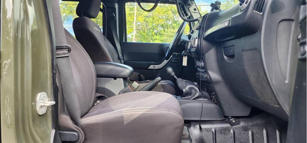 used 2015 Jeep Wrangler Unlimited car, priced at $18,498