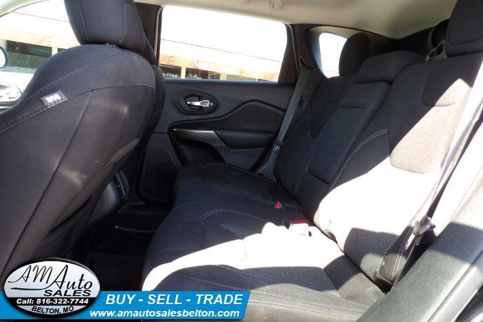 used 2019 Jeep Cherokee car, priced at $10,984