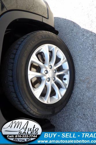 used 2019 Jeep Cherokee car, priced at $10,984