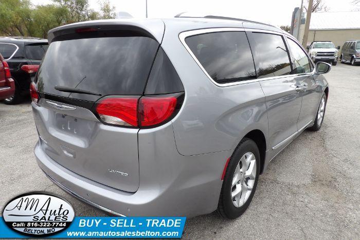 used 2020 Chrysler Pacifica car, priced at $15,984