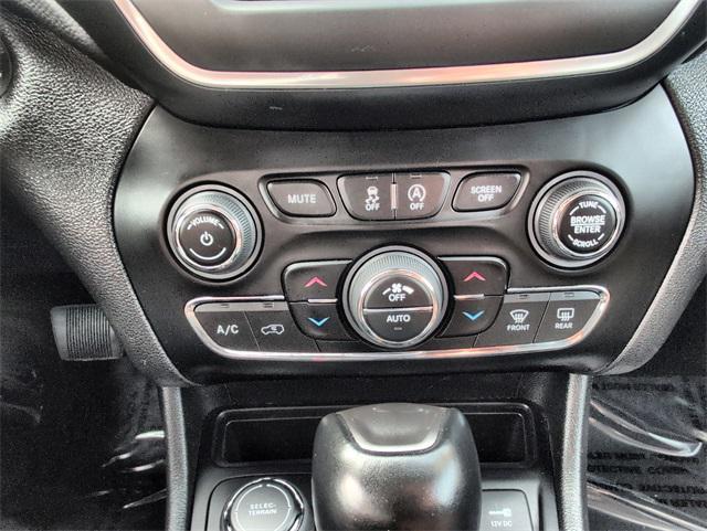 used 2023 Jeep Cherokee car, priced at $24,289