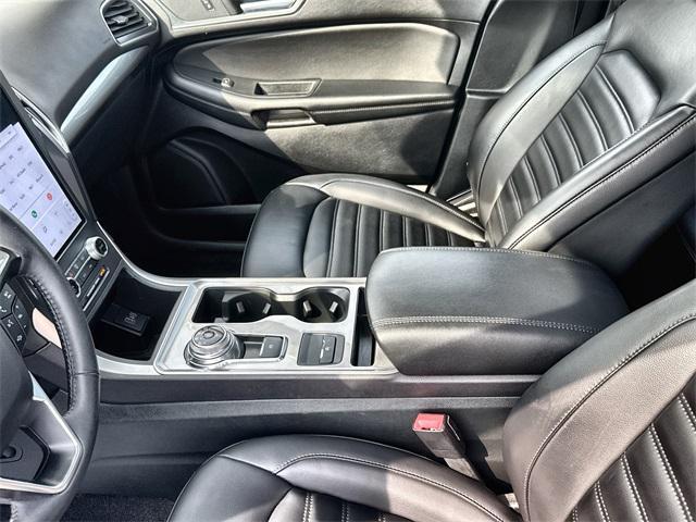 used 2024 Ford Edge car, priced at $26,900