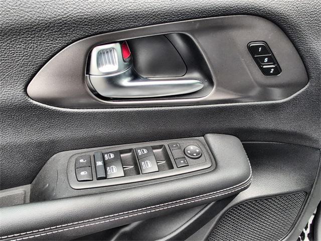 used 2025 Chrysler Pacifica car, priced at $86,884