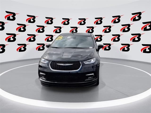 used 2025 Chrysler Pacifica car, priced at $86,884