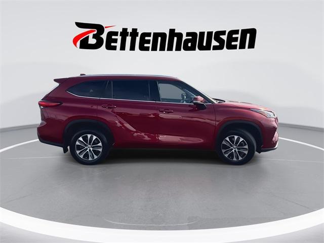 used 2020 Toyota Highlander car, priced at $27,990