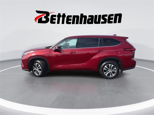 used 2020 Toyota Highlander car, priced at $27,990