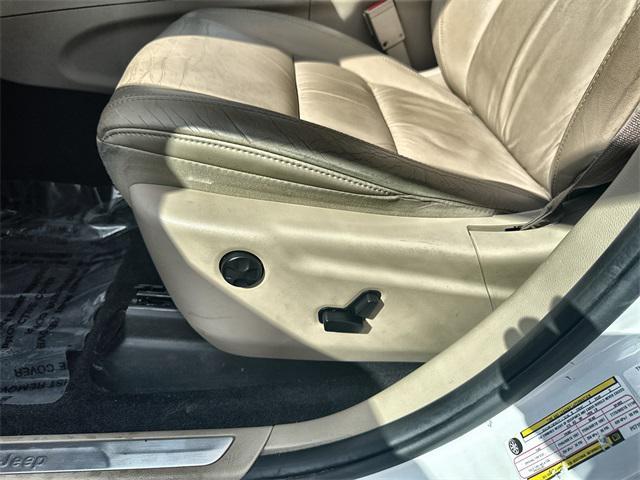 used 2015 Jeep Grand Cherokee car, priced at $14,000