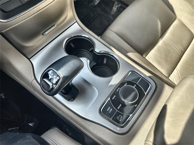 used 2015 Jeep Grand Cherokee car, priced at $14,000