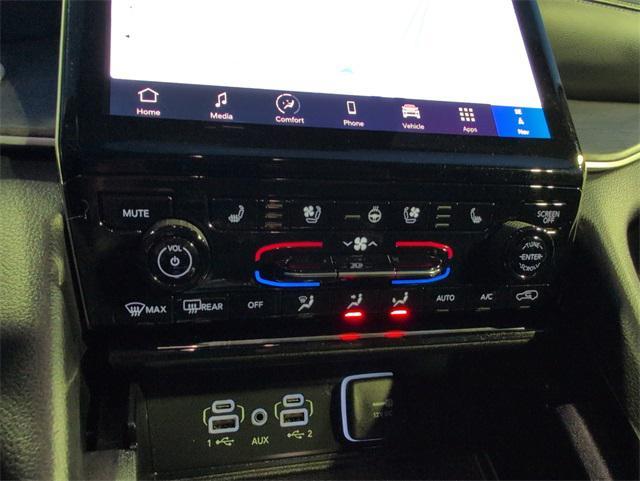 used 2024 Jeep Grand Cherokee car, priced at $37,999