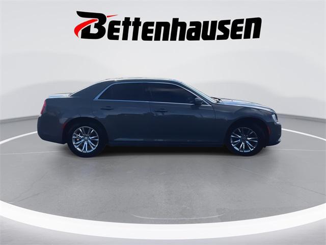 used 2019 Chrysler 300 car