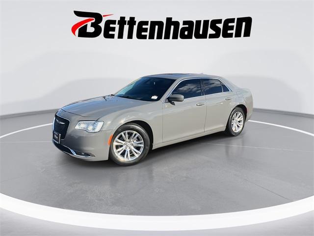 used 2019 Chrysler 300 car